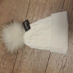 Cable Knit Lined Winter-White Beanie w/PomPom